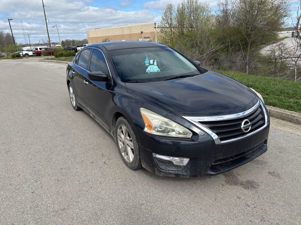 Used 2014 Nissan Altima 2.5 SV image 2
