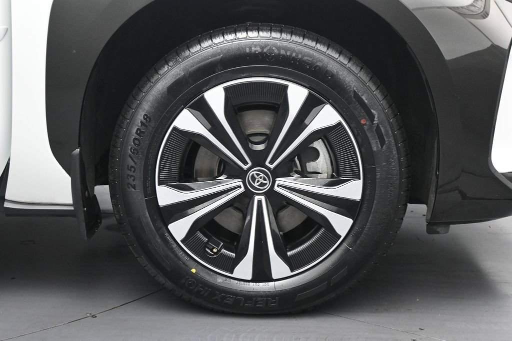 Used 2023 Toyota bZ4X AWD image 36