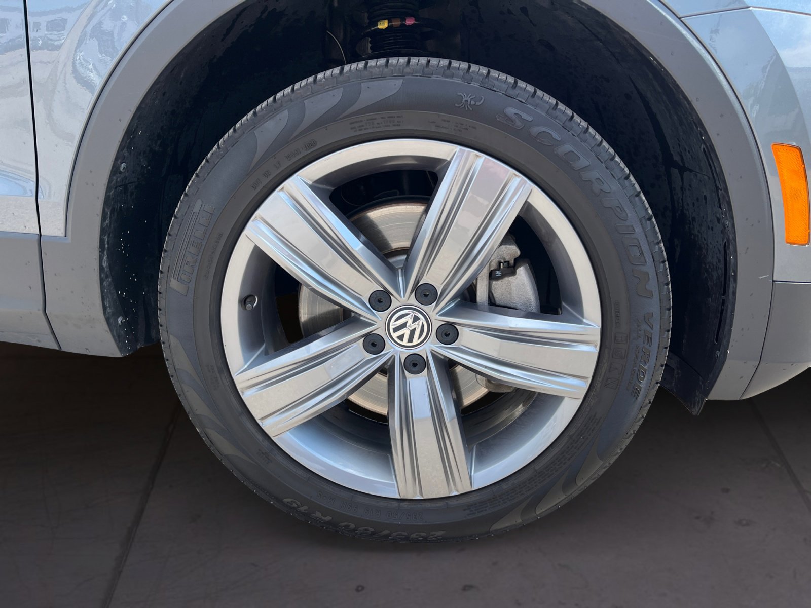 Certified 2020 Volkswagen Tiguan SEL w/ Tiguan Two-Row MDO Package image 19