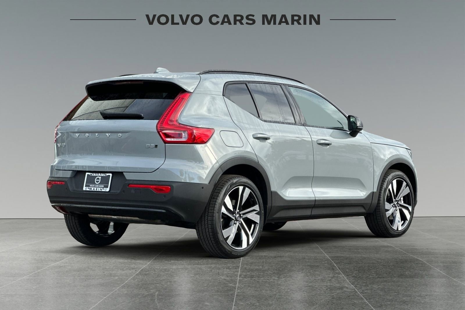 New 2026 Volvo XC40 B5 Ultra w/ Climate Package image 2