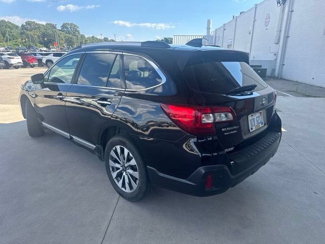 Used 2018 Subaru Outback 3.6R Touring AWD/4WD image 3