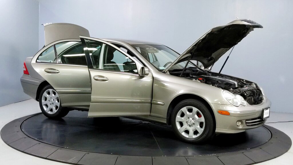 Used 2005 Mercedes-Benz C 320 4MATIC Sedan image 9