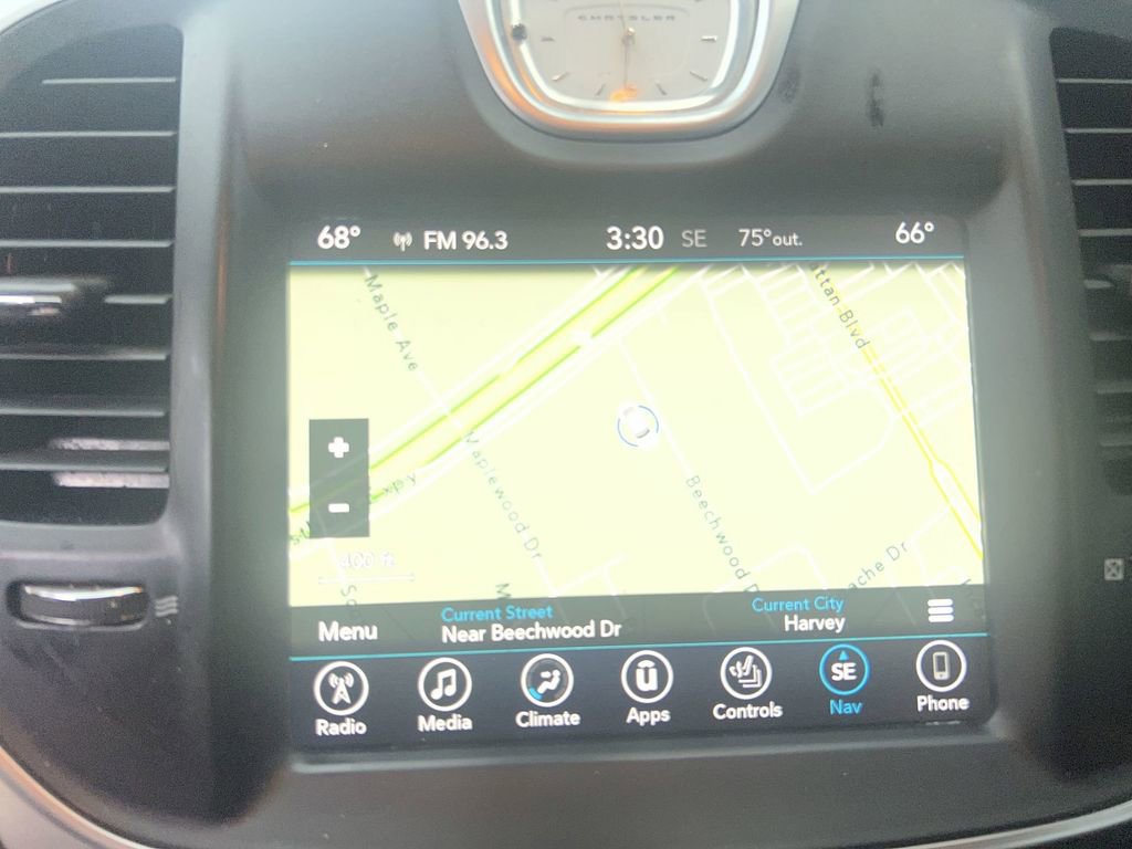 Used 2017 Chrysler 300 Limited w/ Value Package image 18