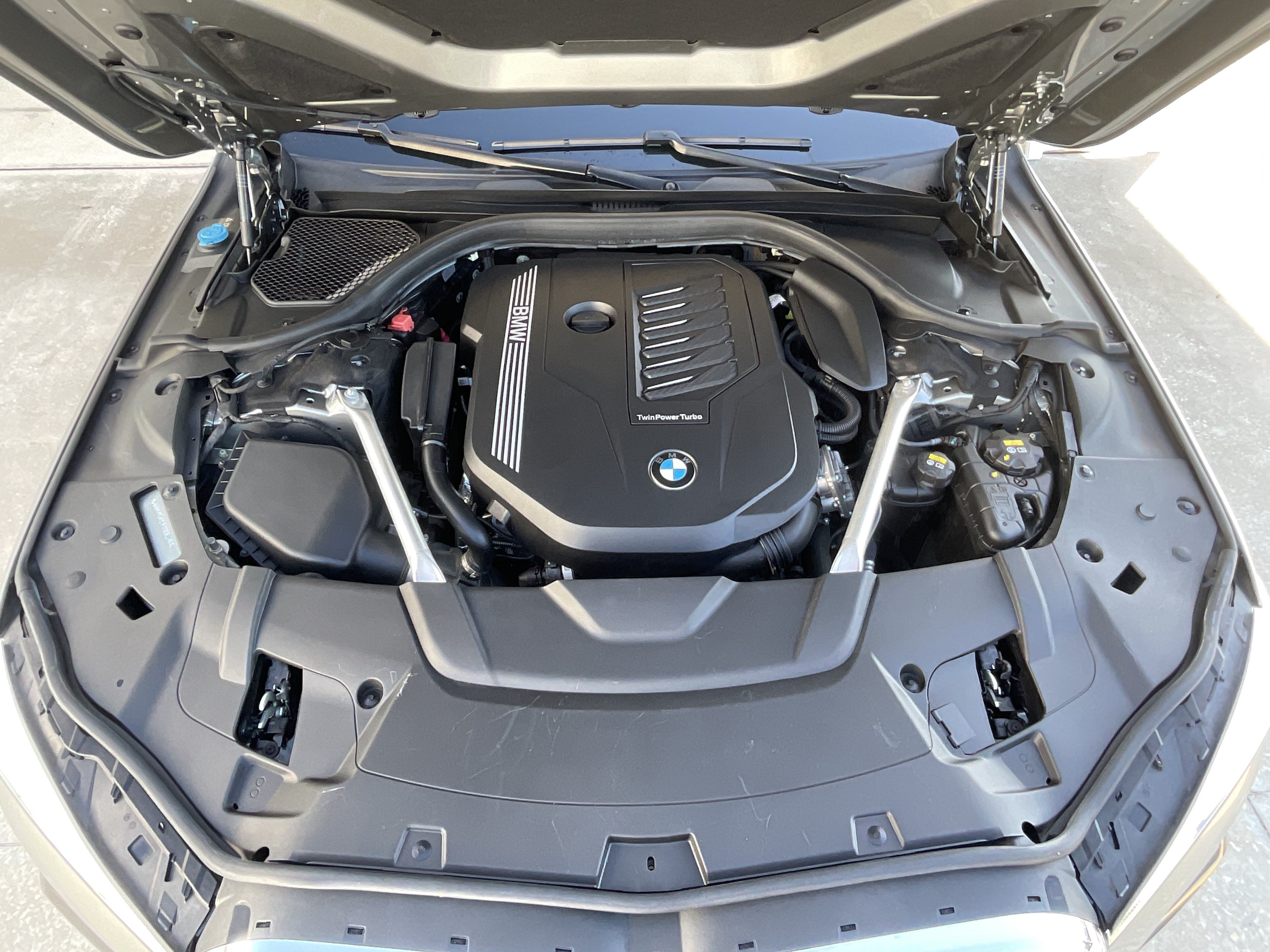 Used 2020 BMW 740i w/ M Sport Package RWD image 29