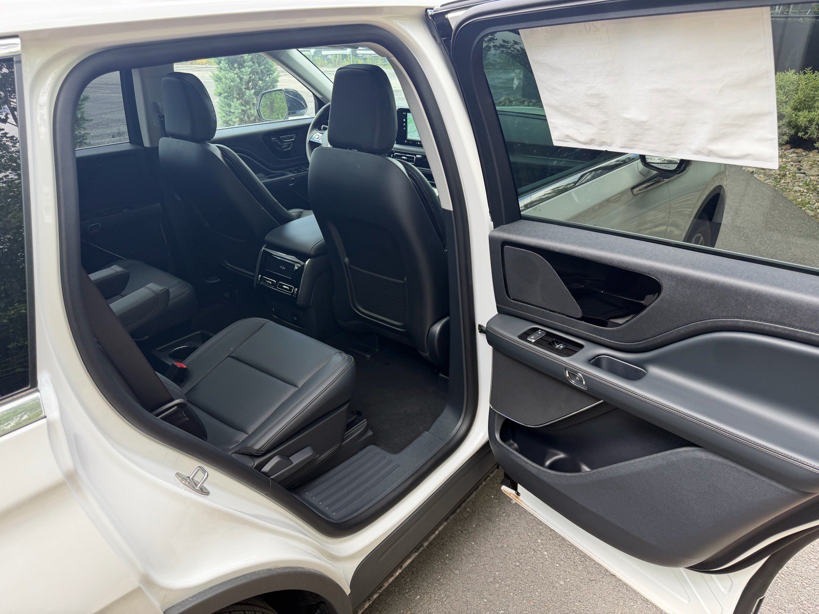 New 2026 Lincoln Aviator AWD image 14