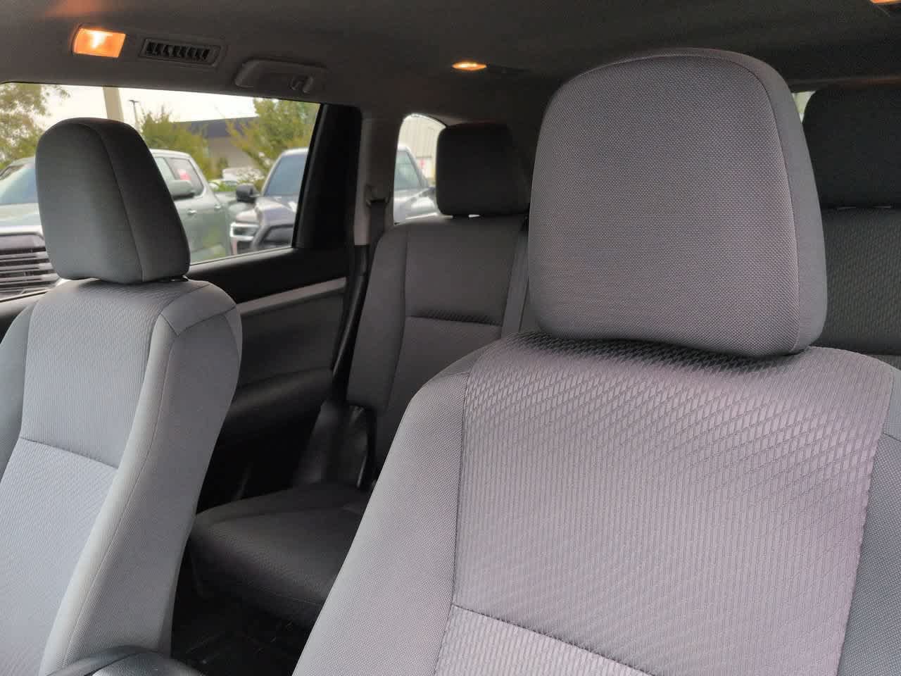 Certified 2018 Toyota Highlander LE FWD image 8