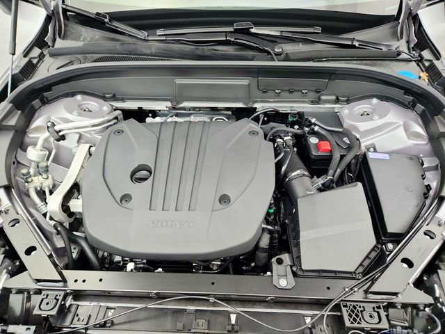 New 2026 Volvo XC60 B5 Ultra w/ Climate Package image 28