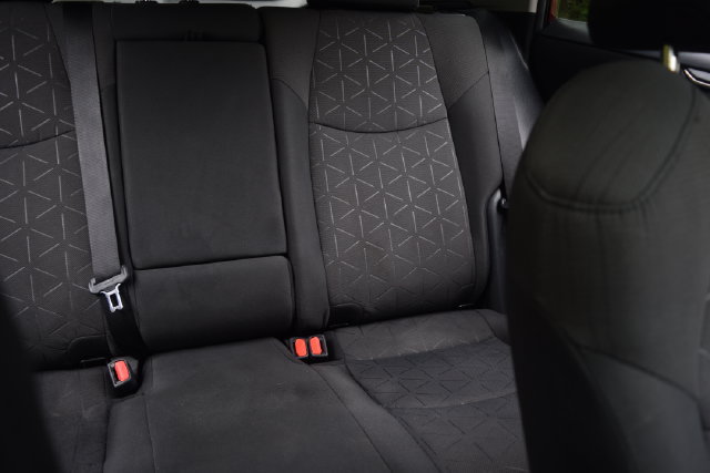 Used 2020 Toyota RAV4 XLE w/ Convenience Package FWD image 17