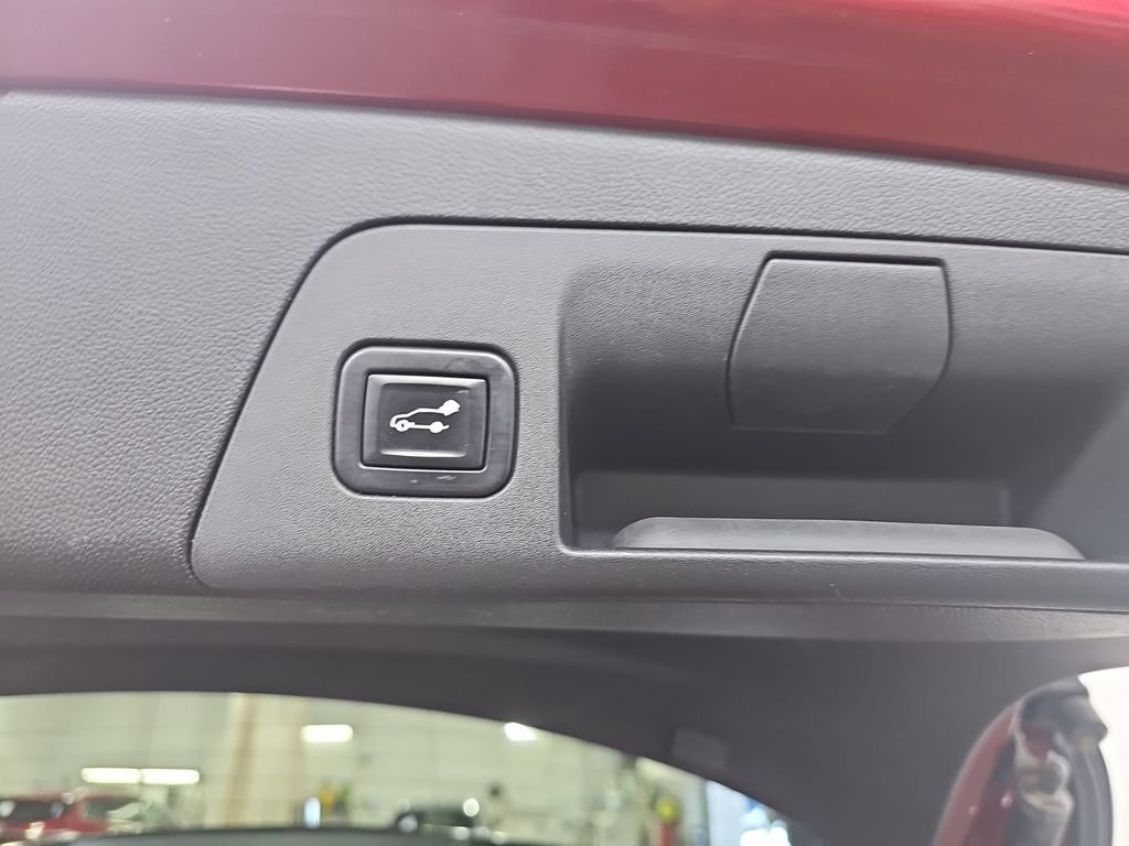 Used 2021 Buick Envision Avenir w/ Technology Package II AWD/4WD image 17
