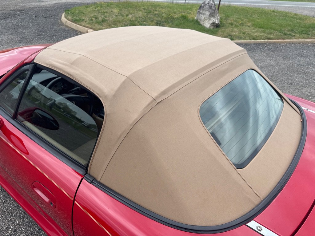 Used 2001 MAZDA MX-5 Miata RWD image 23