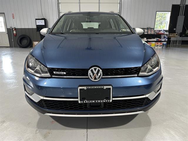 Used 2017 Volkswagen Golf SE image 2