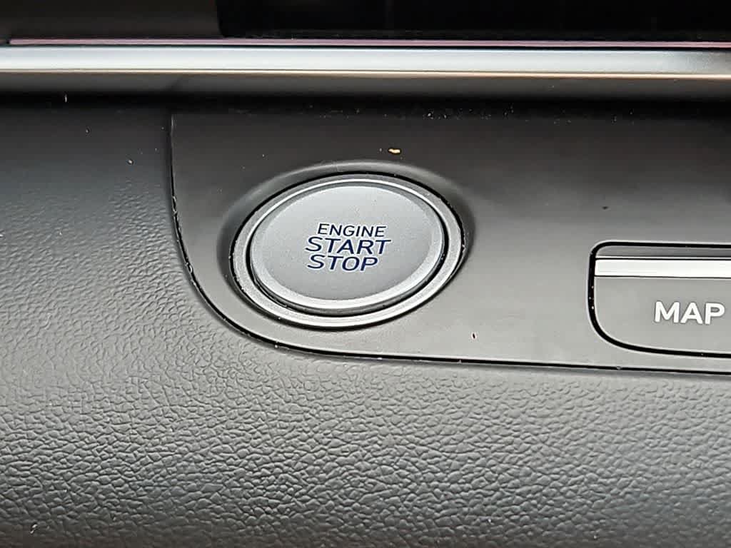 Used 2024 Hyundai Elantra SEL FWD image 22