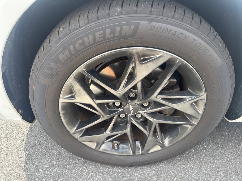 Used 2022 Genesis GV70 2.5T w/ Advanced Package image 10