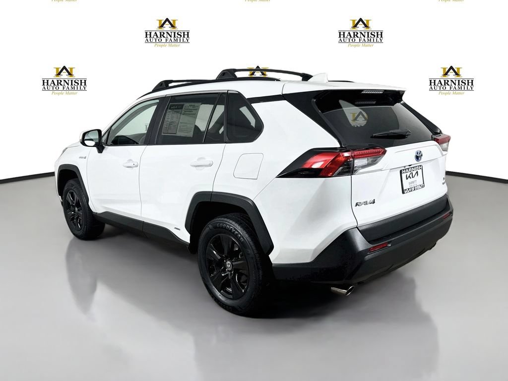 Used 2021 Toyota RAV4 XLE w/ XLE Grade Weather Package AWD/4WD image 5