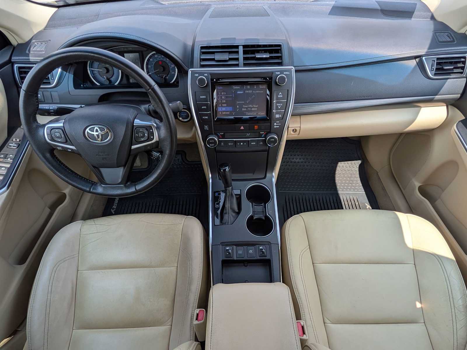 Used 2015 Toyota Camry XLE w/ Moonroof Package FWD image 19