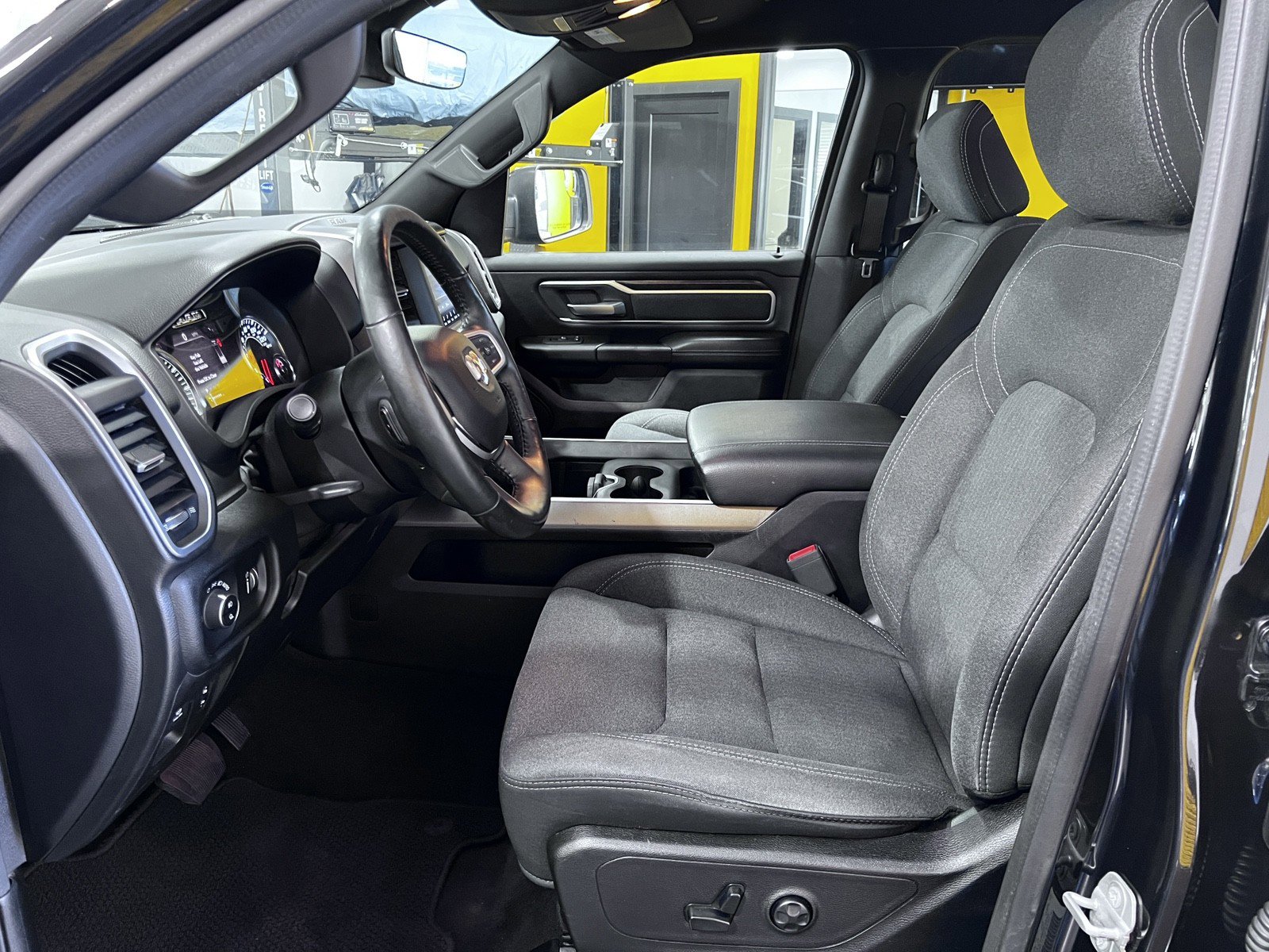 Used 2020 RAM 1500 Big Horn AWD/4WD image 15
