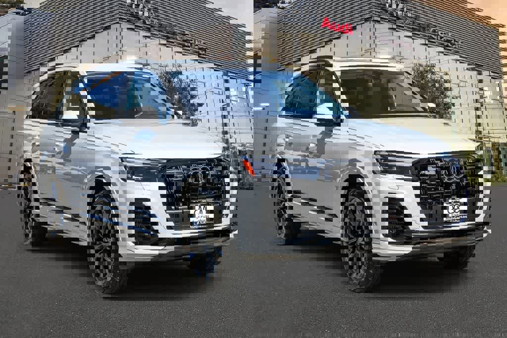 Used 2025 Audi Q7 3.0T Premium Plus w/ Premium Plus Package image 5