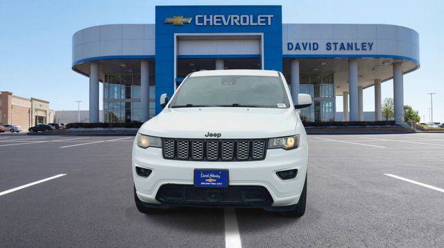 Used 2022 Jeep Grand Cherokee Laredo X RWD image 3