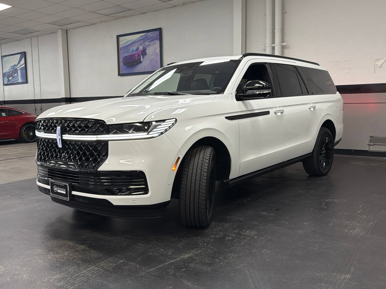 Used 2025 Lincoln Navigator L Reserve w/ Jet Appearance Package AWD/4WD image 6