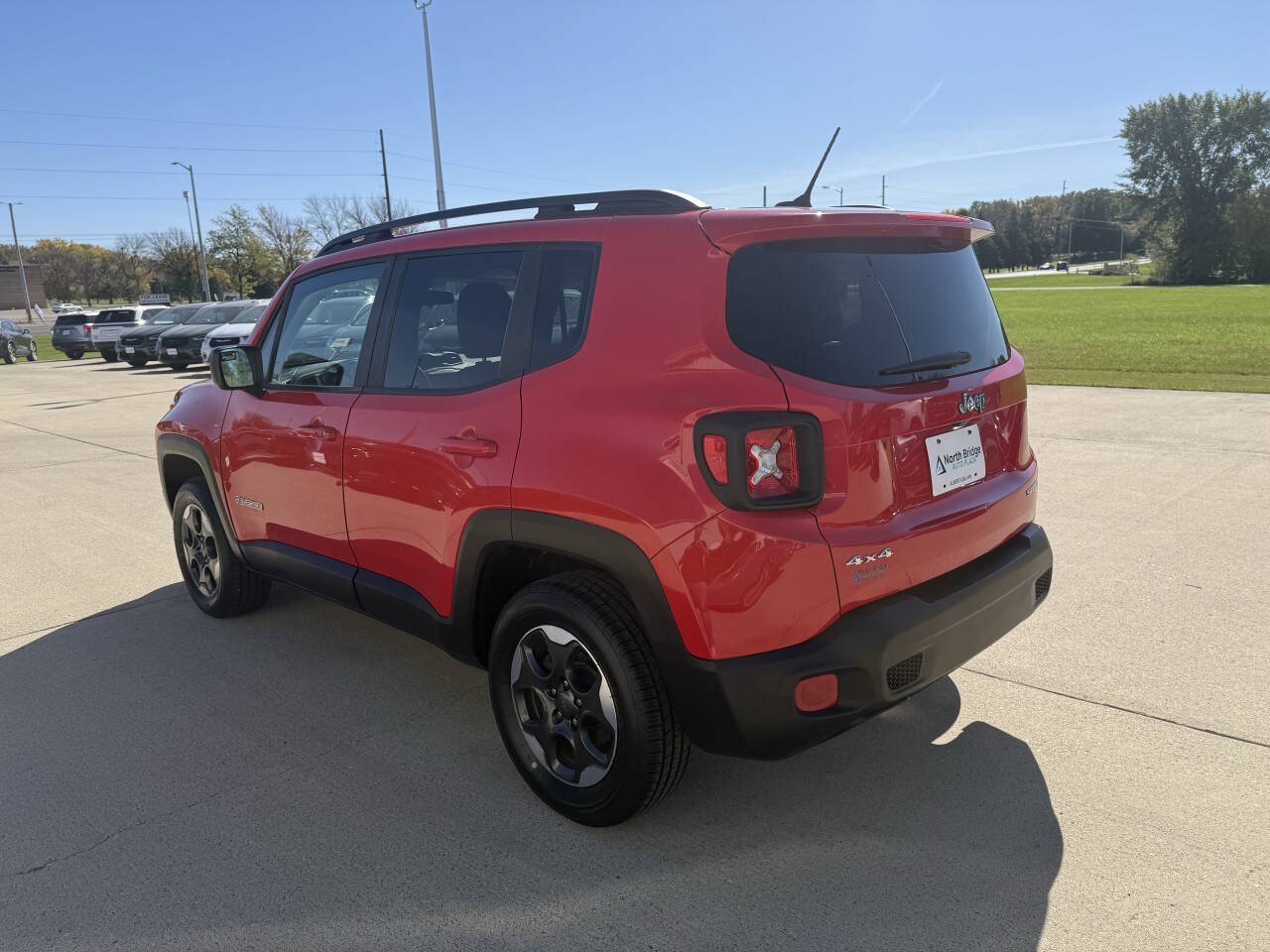 Used 2017 Jeep Renegade Sport w/ Power & Air Group AWD/4WD image 3