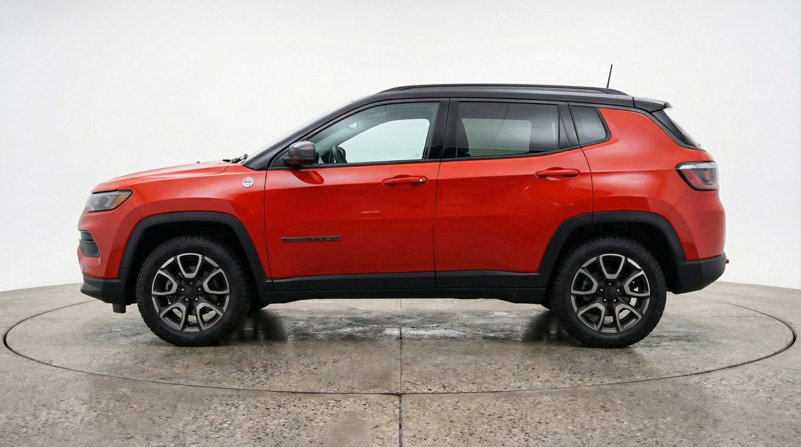 Used 2025 Jeep Compass Trailhawk AWD/4WD image 5