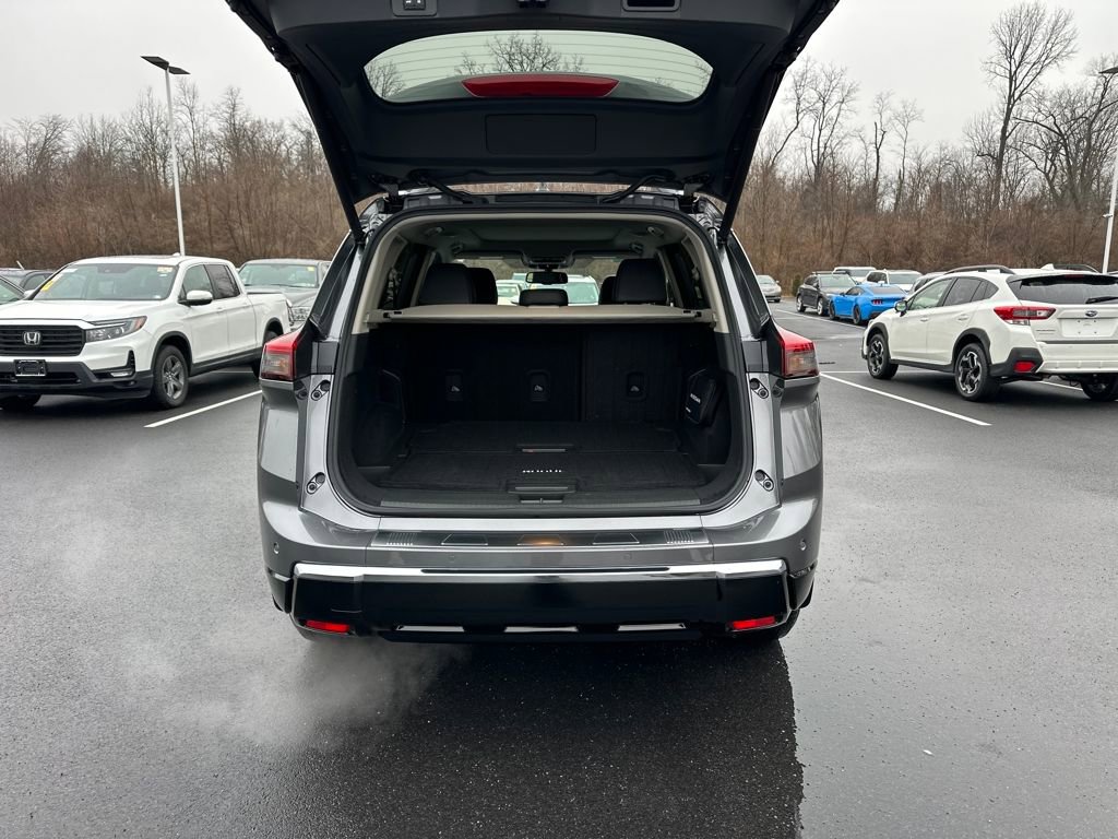Used 2026 Nissan Rogue Platinum w/ Platinum Premium Package image 11