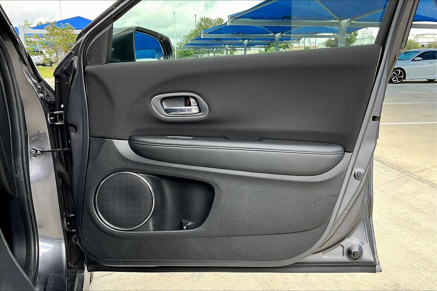 Used 2017 Honda HR-V EX image 23