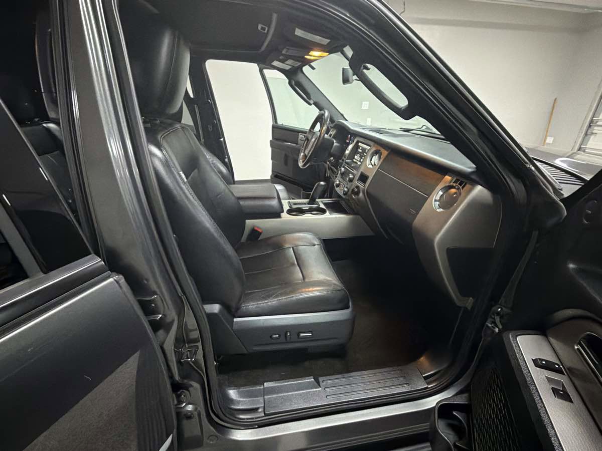 Used 2015 Ford Expedition EL XLT w/ Equipment Group 202A image 34