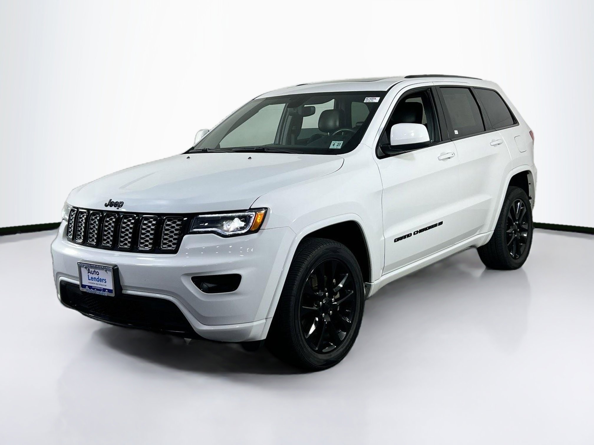 Used 2022 Jeep Grand Cherokee Laredo X AWD/4WD image 1