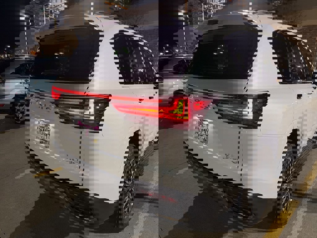 Used 2022 Lexus LX 600 4WD w/ Appearance Package image 3