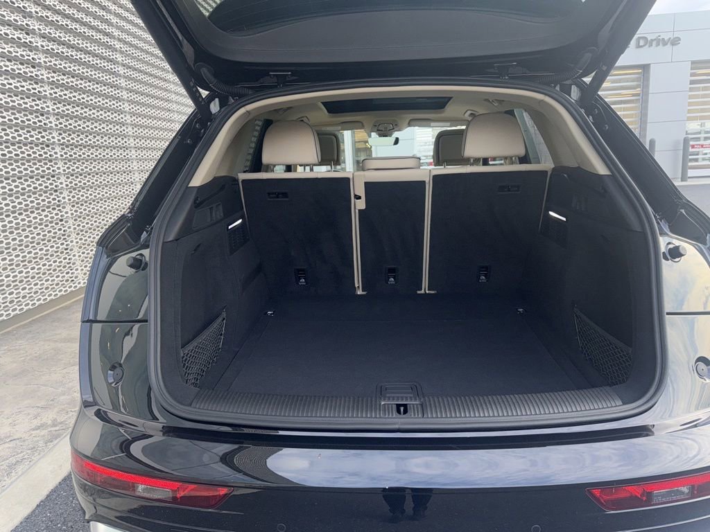 Certified 2025 Audi Q5 2.0T Premium Plus w/ Premium Plus Package image 17
