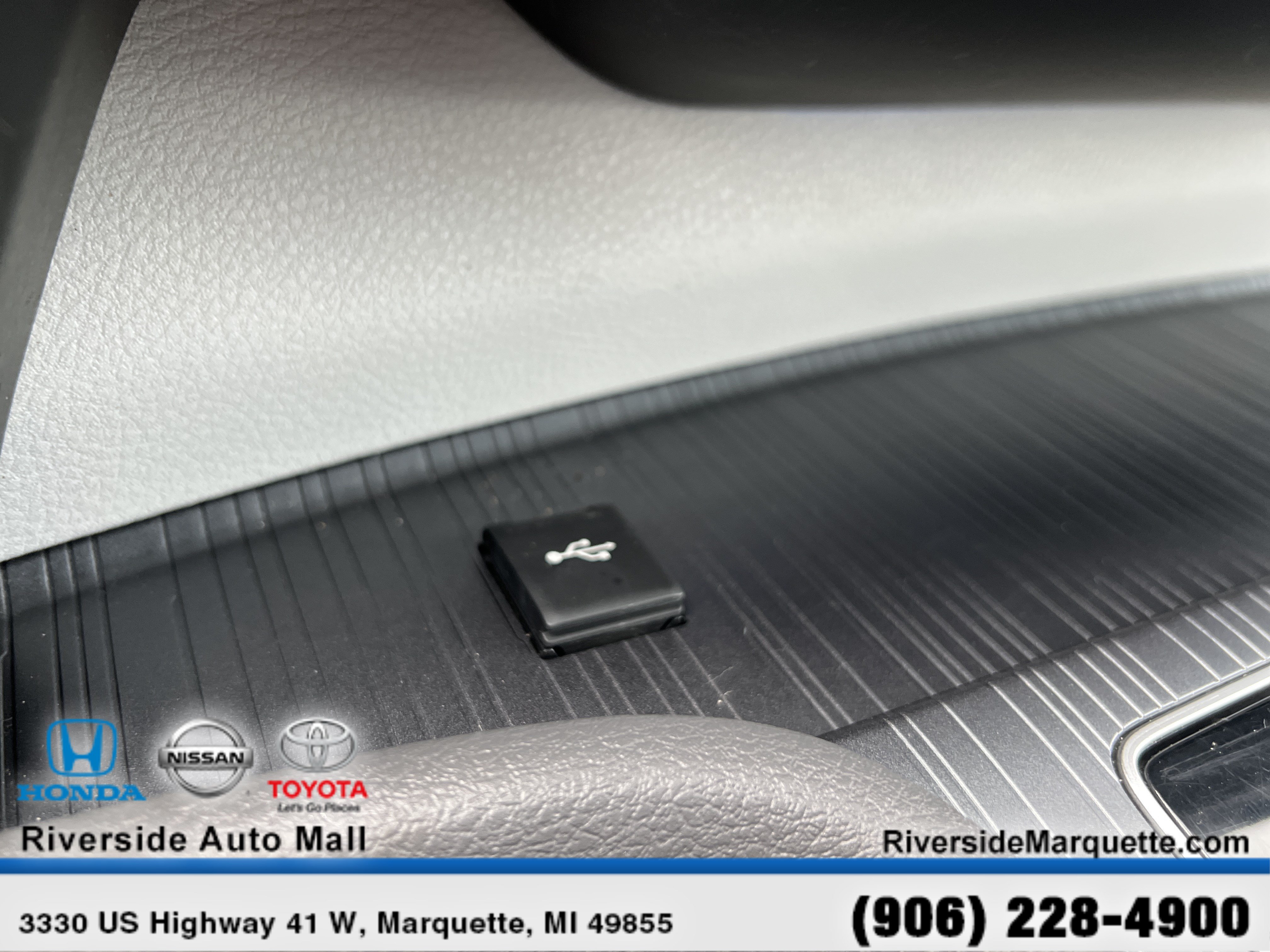 Used 2021 Toyota Sienna XSE AWD/4WD image 18