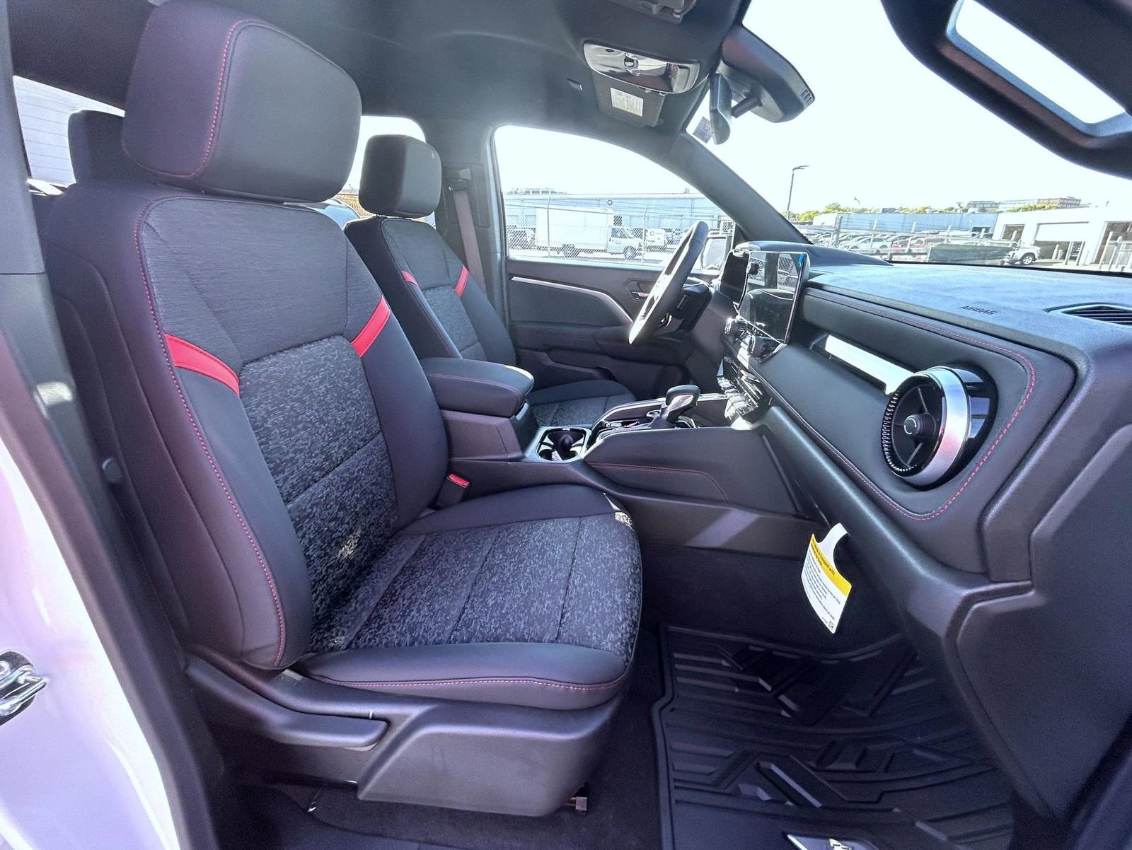 New 2026 Chevrolet Colorado Z71 image 16