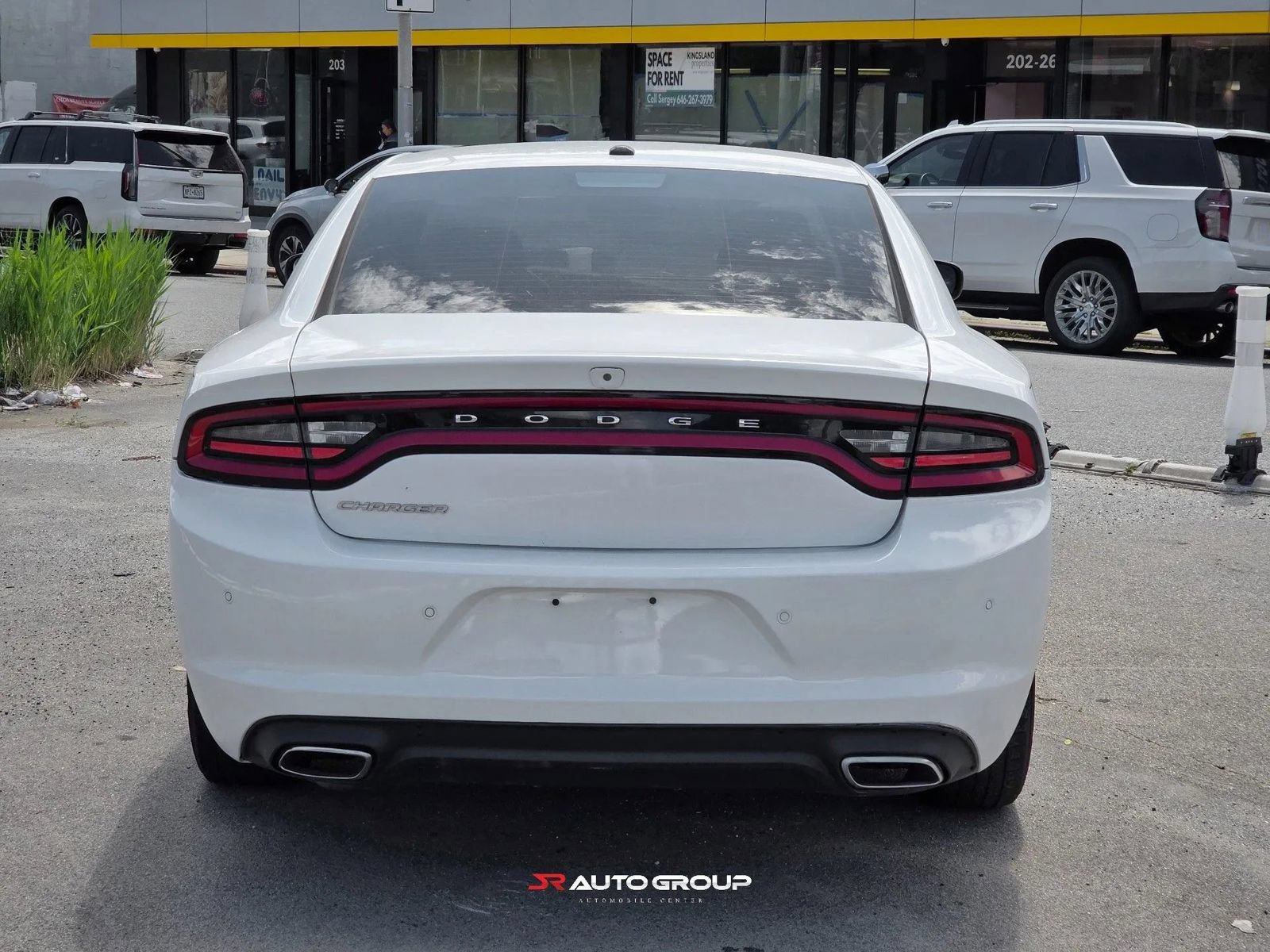Used 2019 Dodge Charger SXT w/ Leather Interior Group RWD image 7