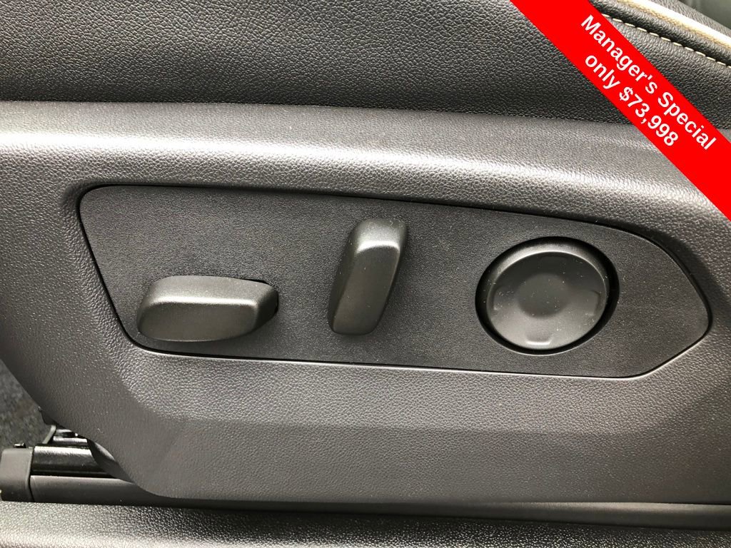 Used 2025 Chevrolet Suburban Premier AWD/4WD image 17