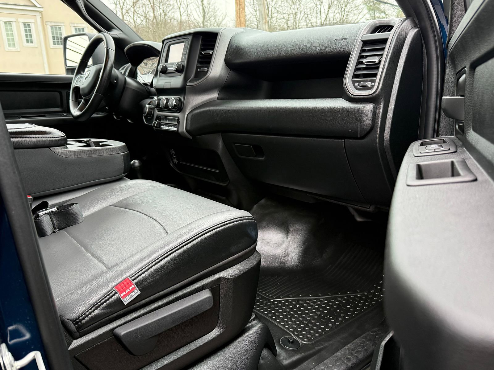 Used 2024 RAM 2500 Tradesman w/ Chrome Appearance Group image 11