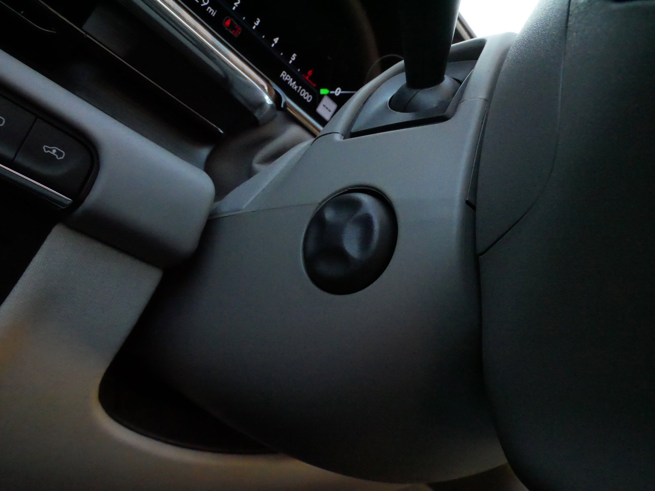 Certified 2024 Cadillac Escalade ESV Sport Platinum w/ LPO, ONYX Package image 27