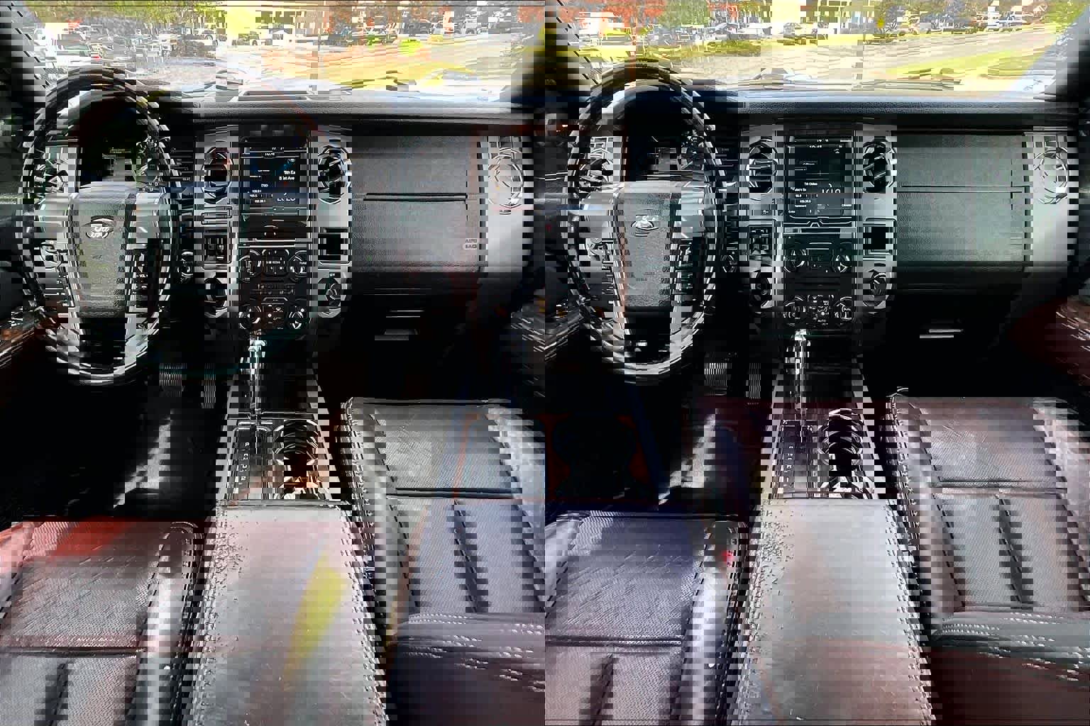 Used 2015 Ford Expedition Platinum image 16