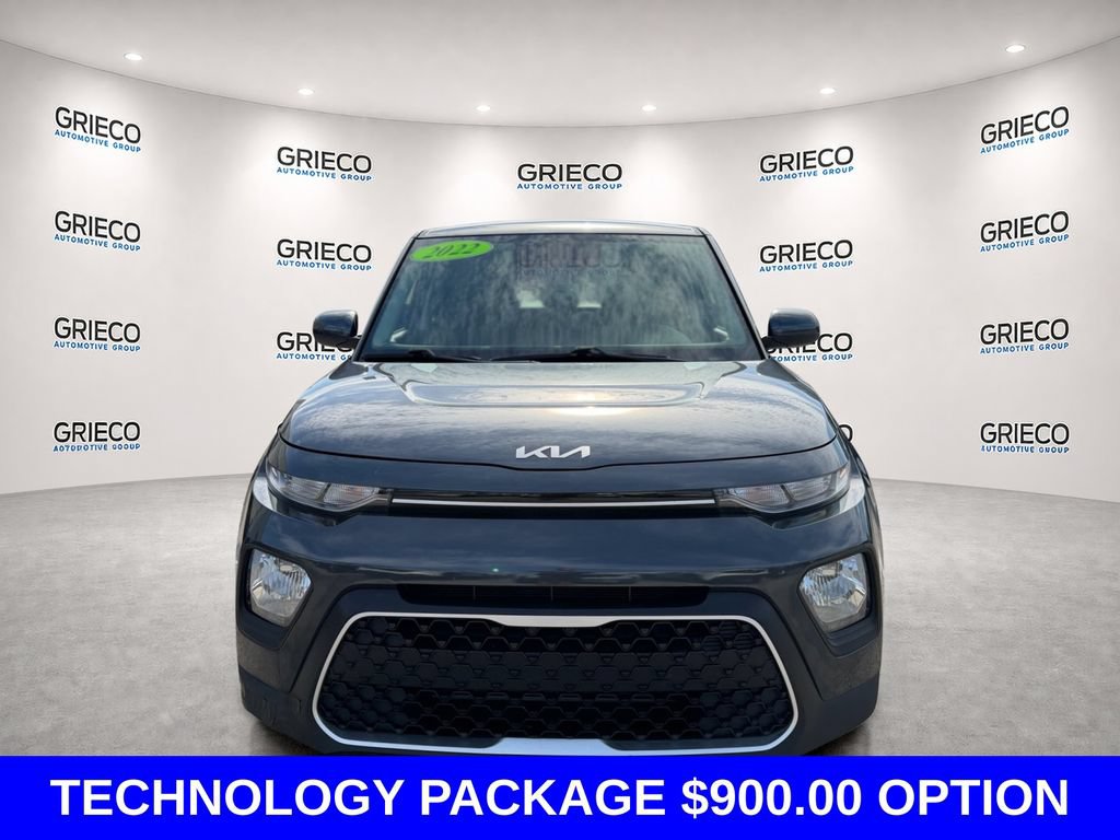 Used 2022 Kia Soul LX w/ Technology Package FWD image 2