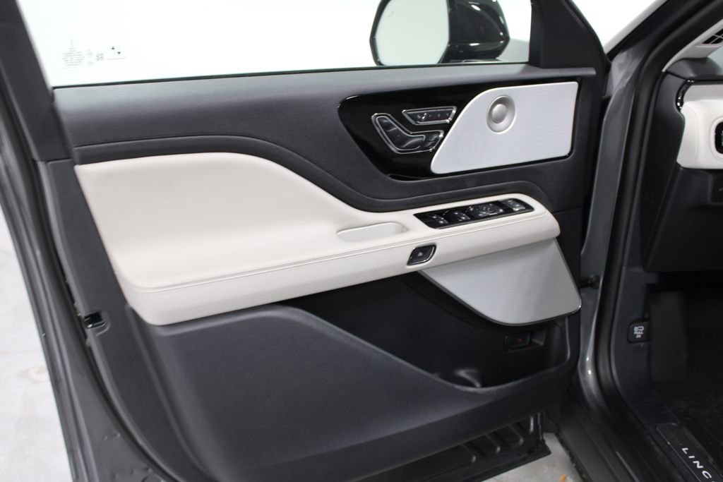 New 2025 Lincoln Aviator Reserve w/ Luxury Package image 21