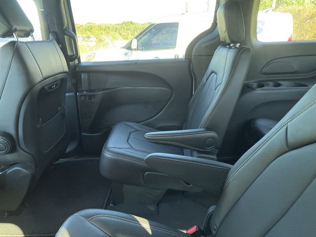 New 2026 Chrysler Pacifica Select image 15