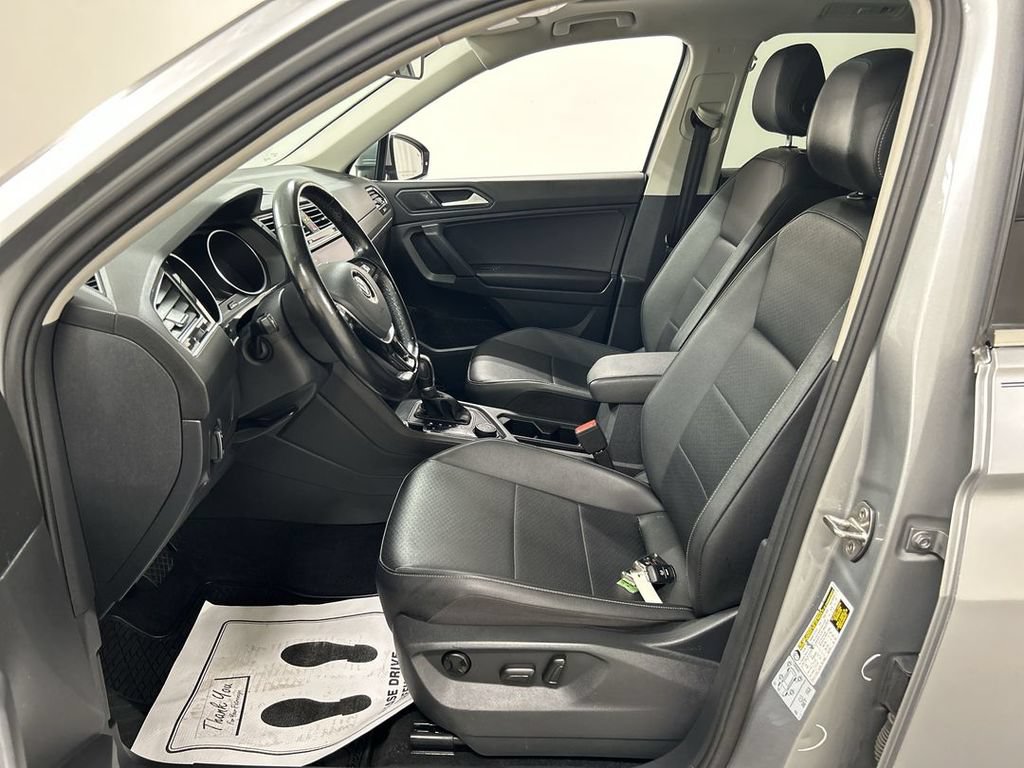 Used 2019 Volkswagen Tiguan SE w/ Panoramic Sunroof Package AWD/4WD image 9