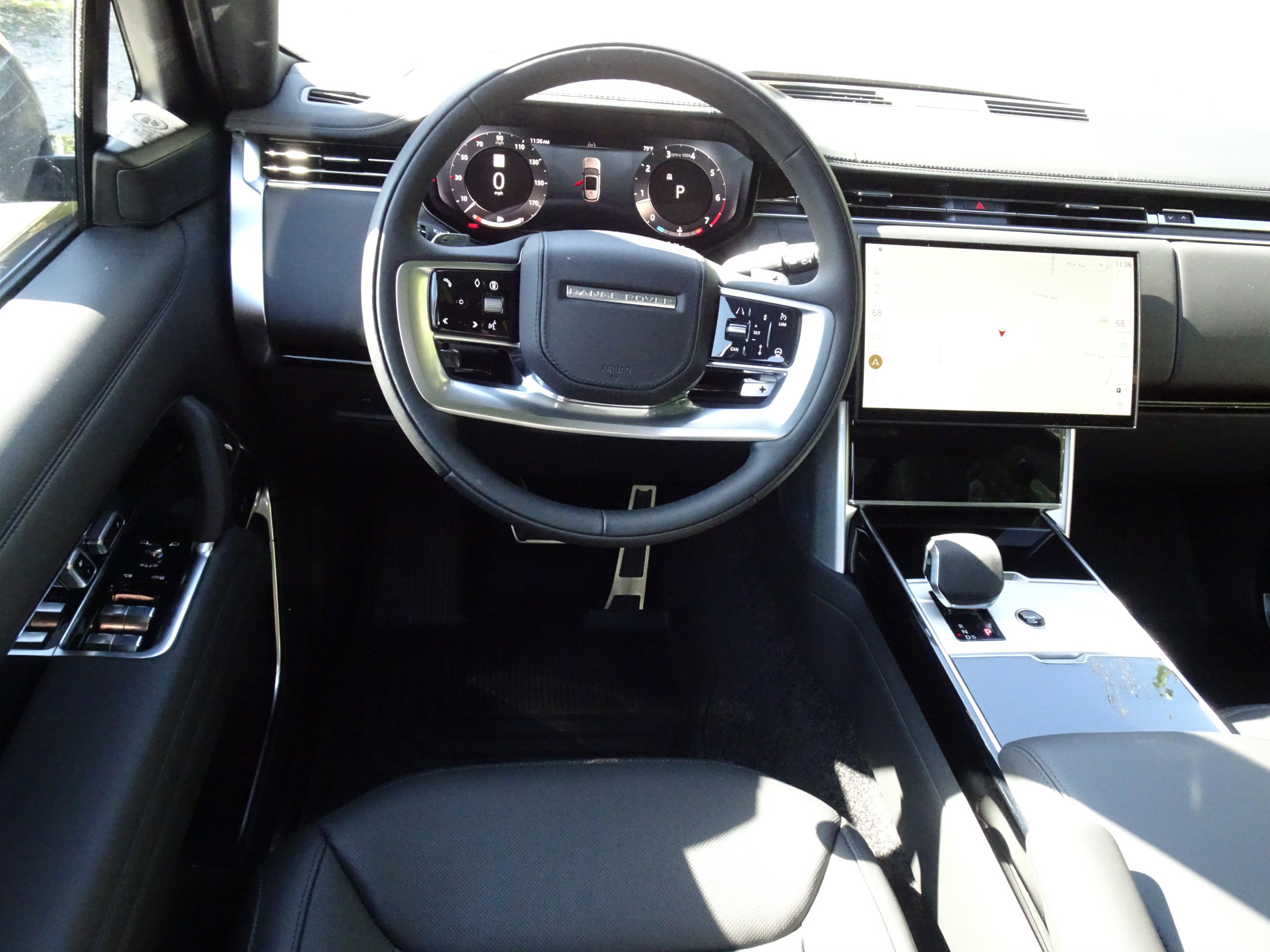 New 2025 Land Rover Range Rover SE image 19