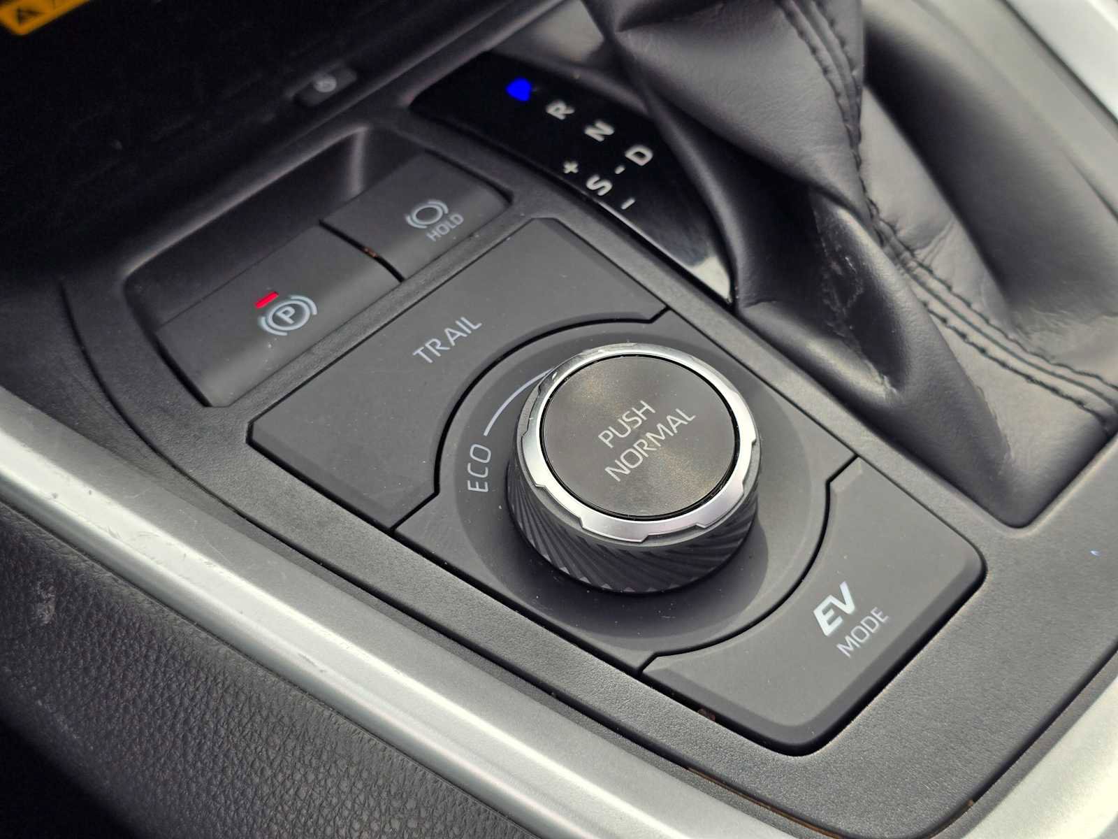 Used 2023 Toyota RAV4 XLE Premium AWD/4WD image 31