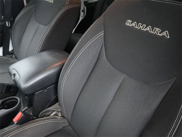 Used 2017 Jeep Wrangler Unlimited Sahara w/ Connectivity Group image 18