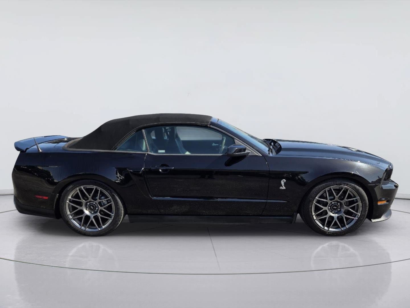 Used 2012 Ford Mustang Shelby GT500 w/ SVT Performance Pkg RWD image 5