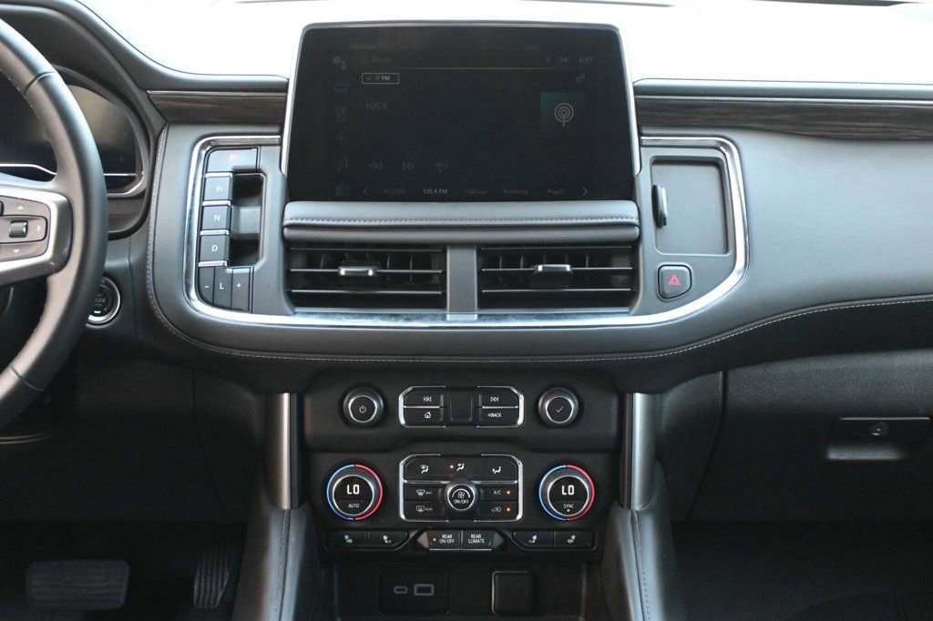 Used 2024 Chevrolet Suburban Z71 w/ Luxury Package image 13