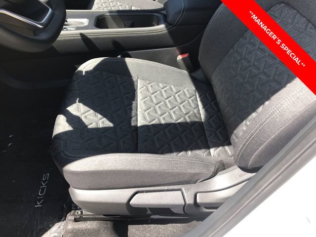 New 2025 Nissan Kicks SV w/ Illumination Package AWD/4WD image 12