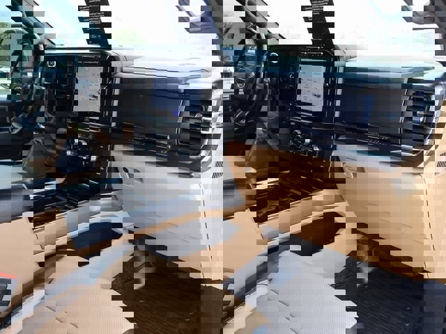 Certified 2023 Ford F250 Lariat w/ Sport Appearance Package image 17