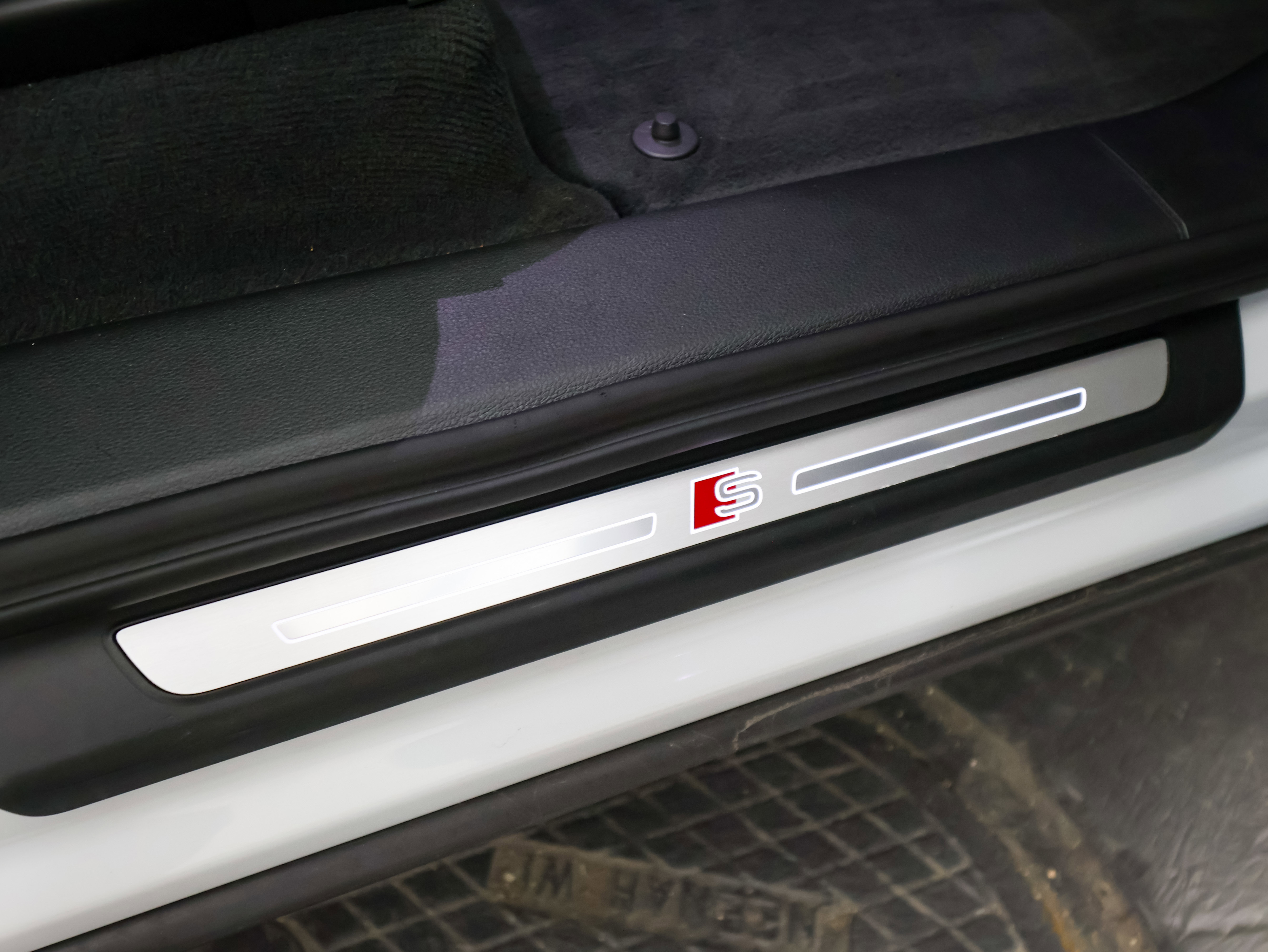 Used 2024 Audi SQ7 Premium Plus w/ Executive Package image 54